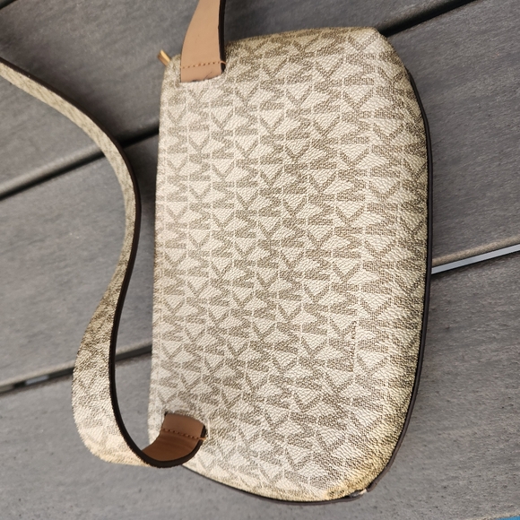 MICHAEL KORS LOGO METALLIC BELT BAG/ FANNY BAG - Picture 4 of 5